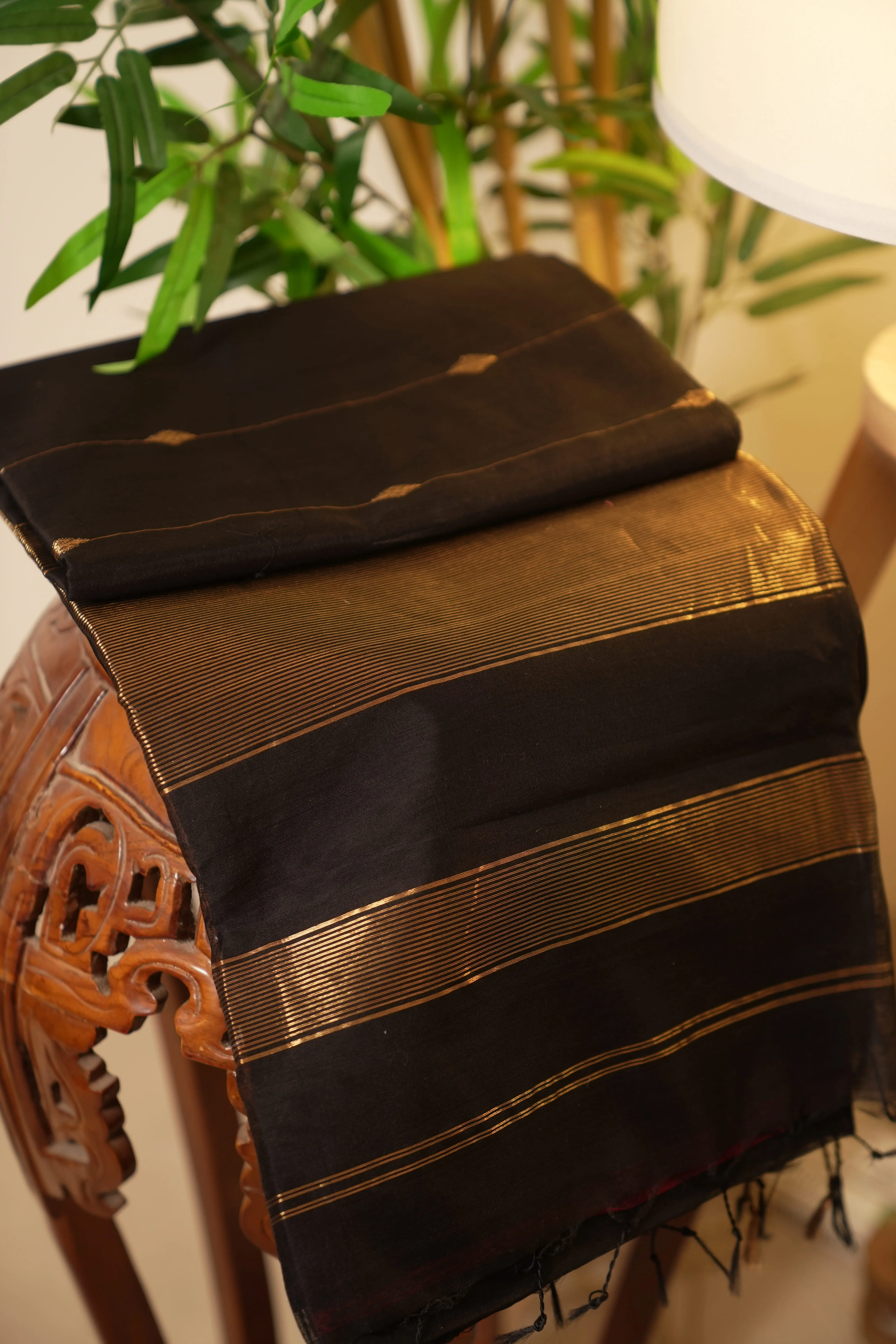 Pure Handloom Maheshwari Silk Cotton Saree – Classic Black with Regal Gold Zari