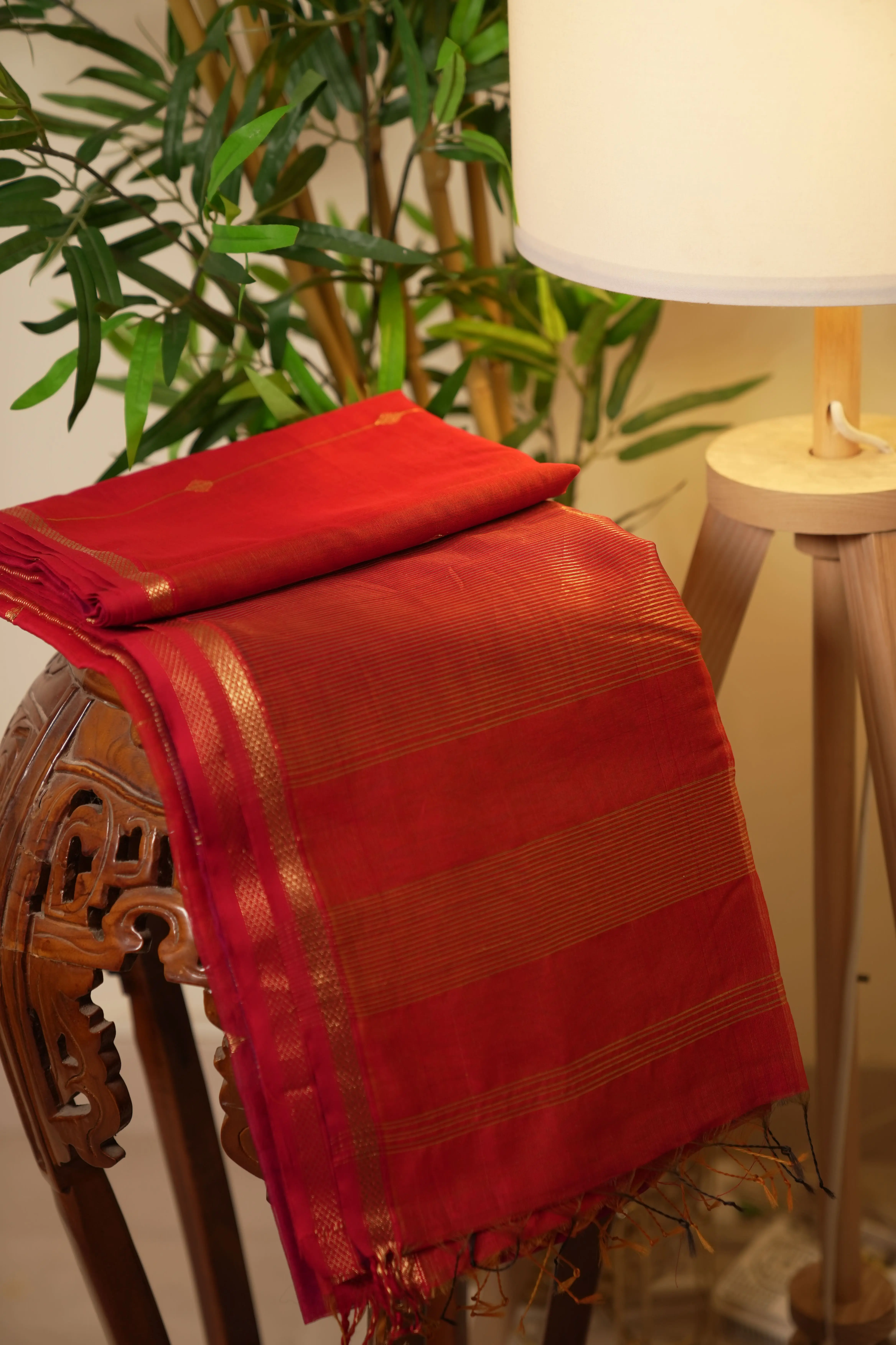 Pure Handloom Maheshwari Silk Cotton Saree – Regal Red with Gold Zari Elegance
