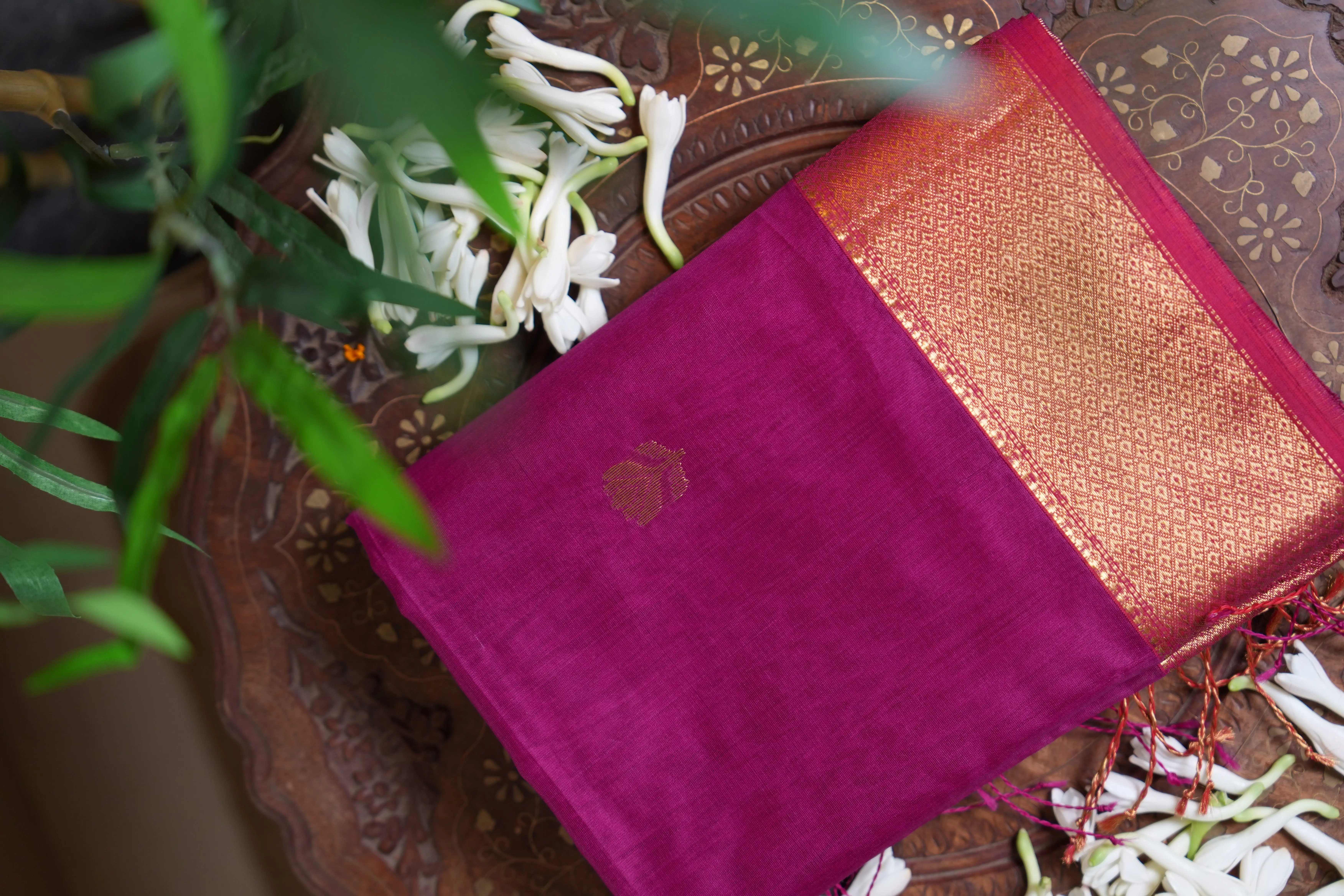 Pure Handloom Maheshwari Silk Cotton Saree – Royal Magenta with Antique Gold Zari Border